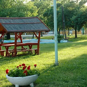 Camping Szegedi Partfürdő és, Szeged
